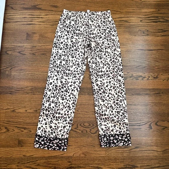 Victoria's Secret Pajama Set - Black and pink Leopard - Picture 4 of 6